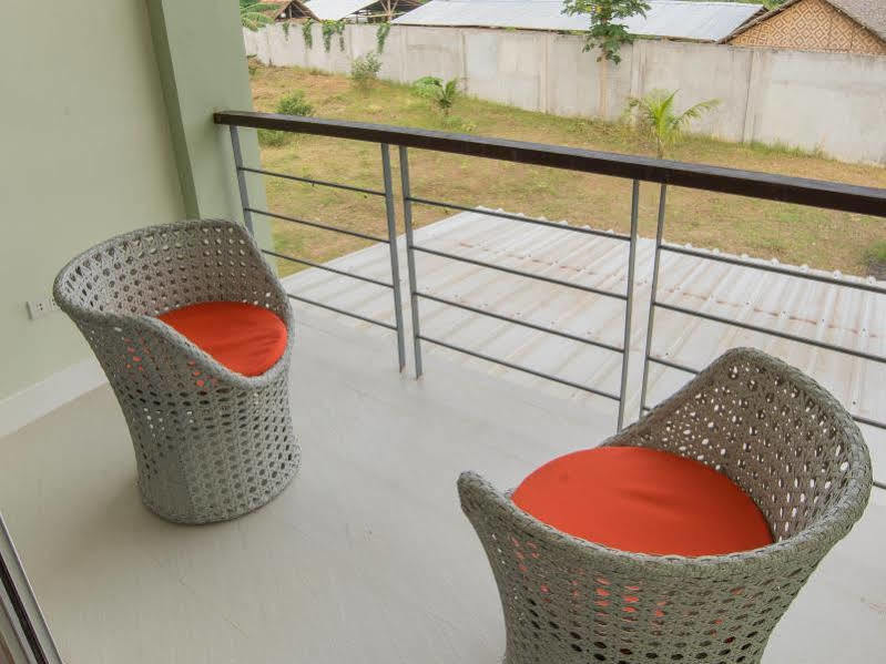 Oasi Fiore Bed & Breakfast Panglao Exteriör bild